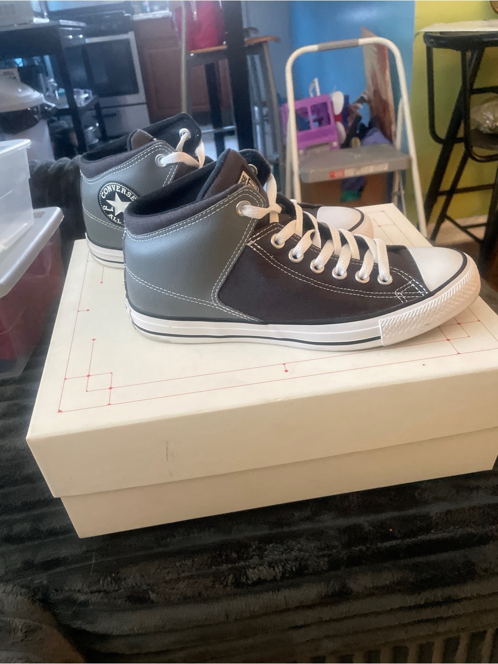 Men’s Converse All Star Mid Sneakers – Grey and Black Contrast – Size 8